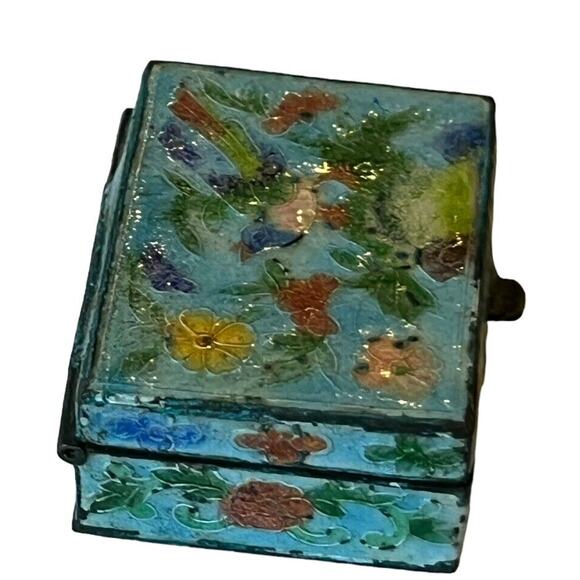 Antique Chinese Enamel Bird Flower Pill Box 1.25” Miniature Trinket Box - Picture 4 of 9